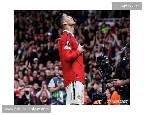 C罗再度梅开二度，曼联轻松击败热刺继续高歌猛进